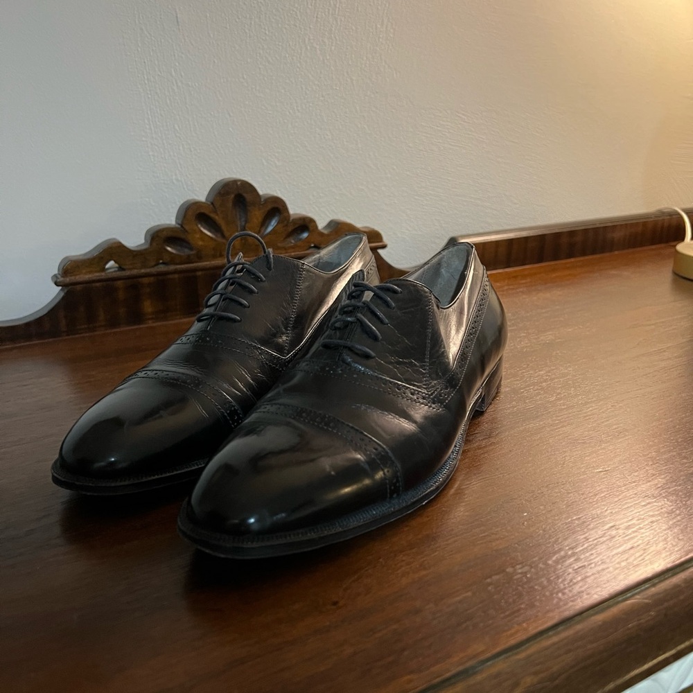 Elegant Black Leather Men's Oxfords - Picture 2 of 5